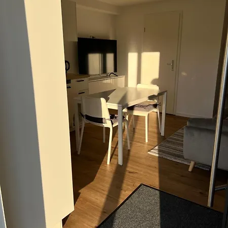 Yourhome 1 *
